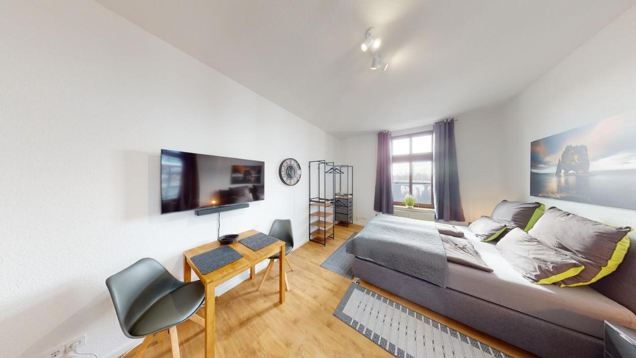 Sweethome - Zentral - Kueche & Parkplatz, Wifi Halle  Kültér fotó