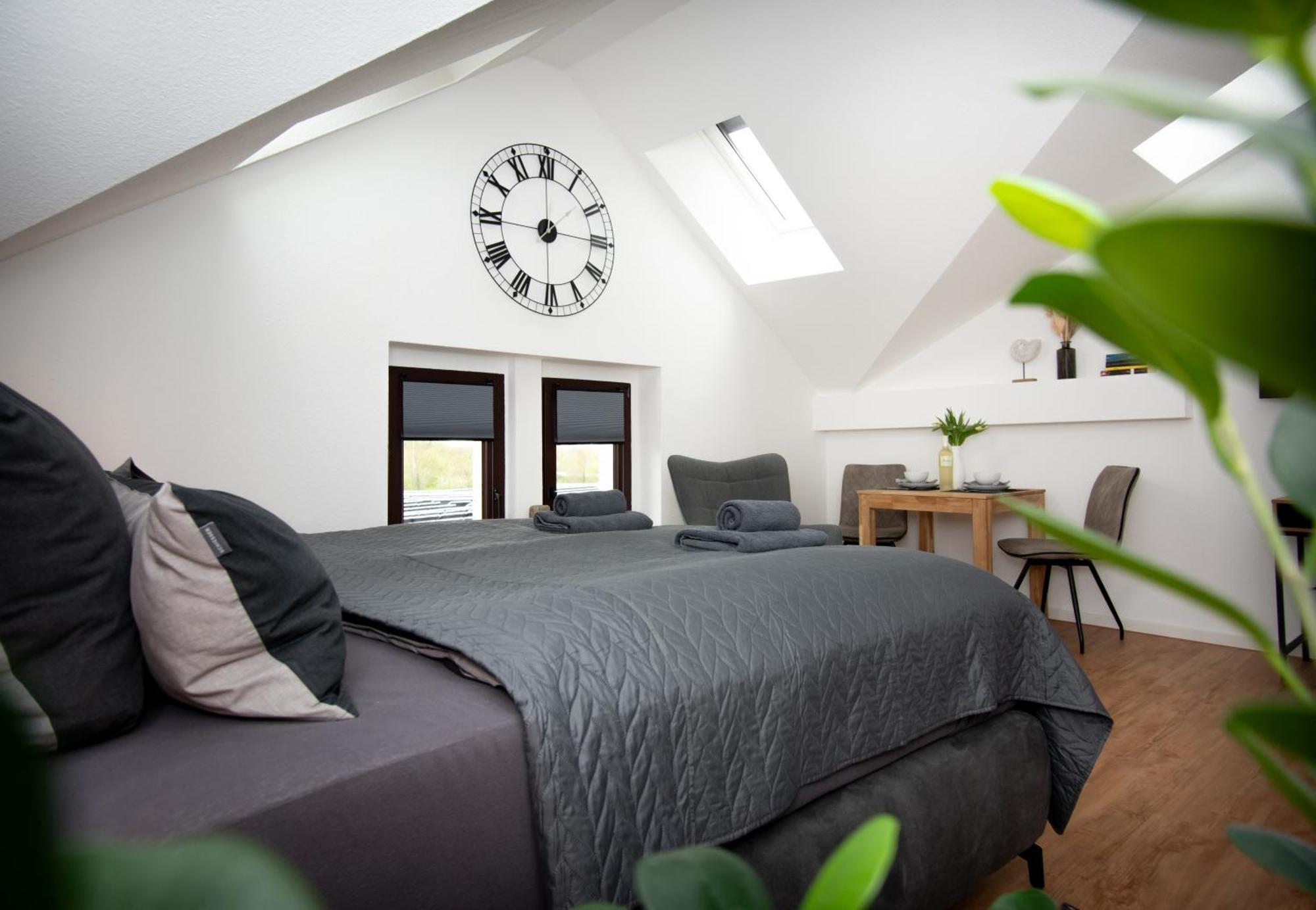 Sweethome - Zentral - Kueche & Parkplatz, Wifi Halle  Kültér fotó
