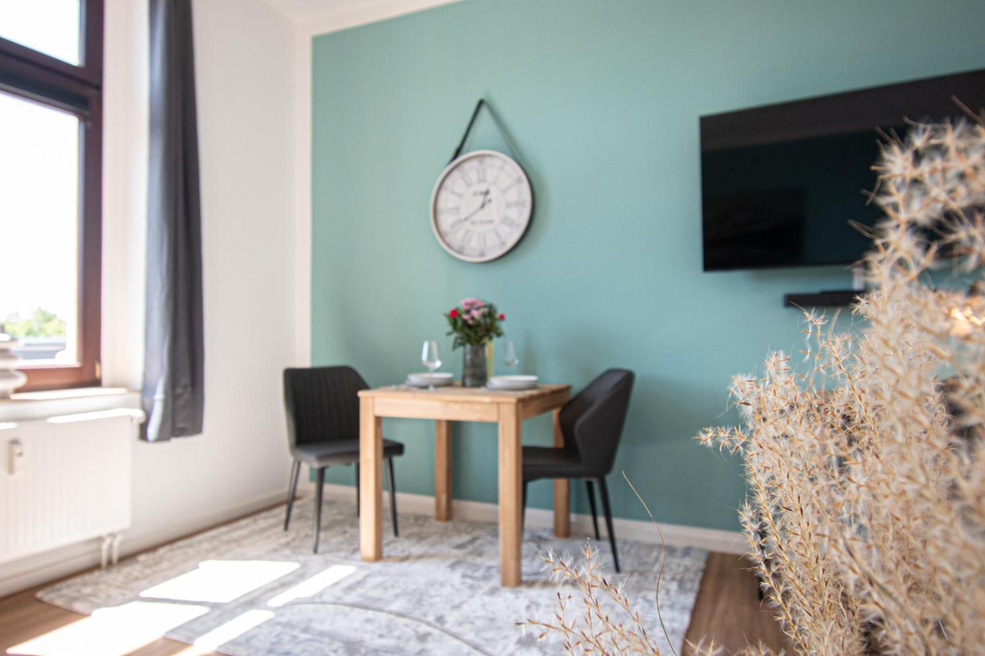 Sweethome - Zentral - Kueche & Parkplatz, Wifi Halle  Kültér fotó